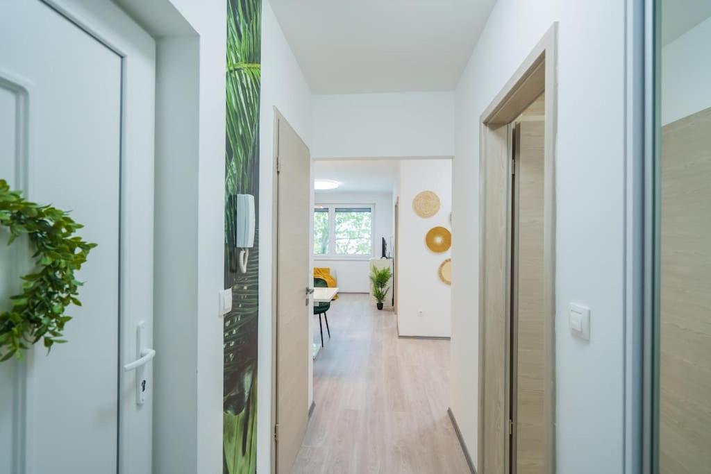 Jungle Apartment Шиофок Экстерьер фото
